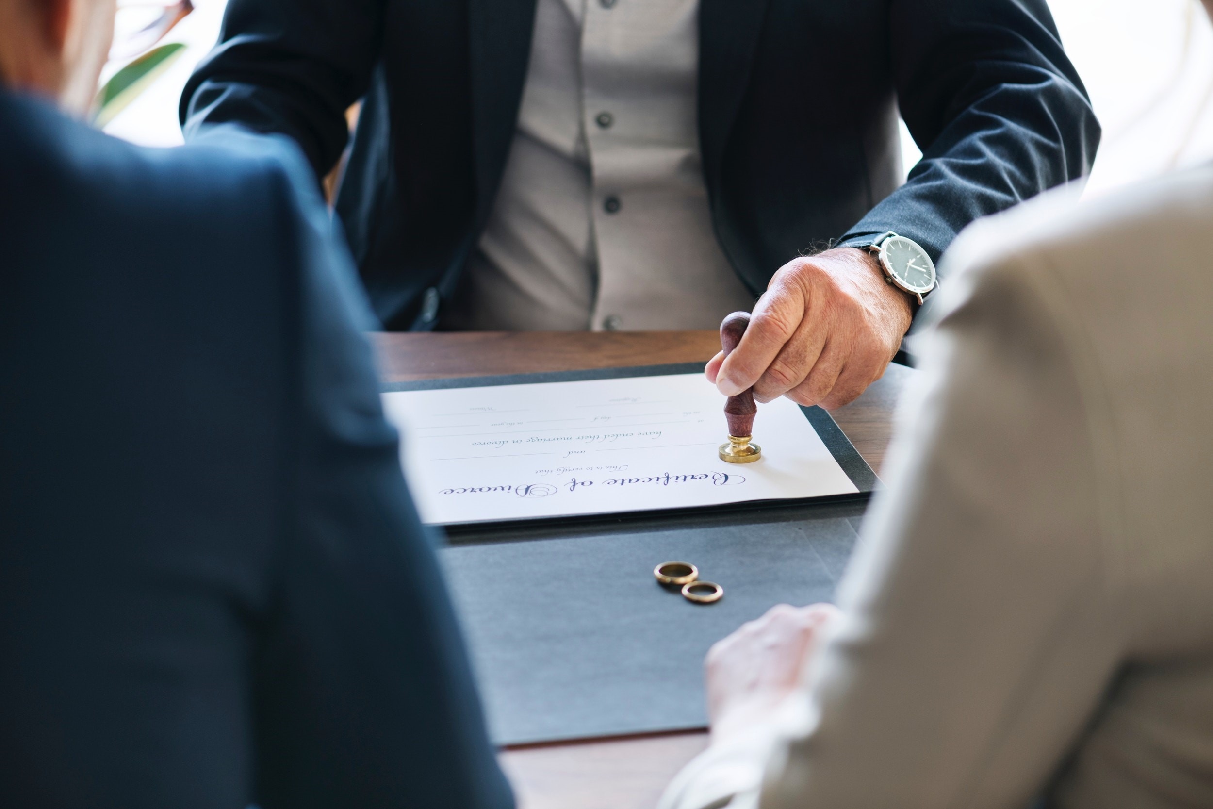 Prepare Passport-Related Supporting Documents Through Mobile Notary Services for Travel Preparation